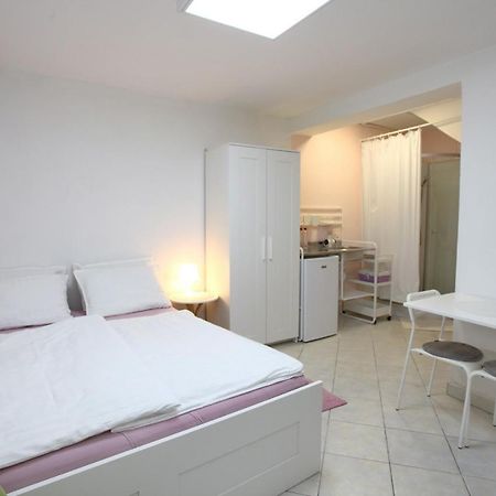 City Room Apartment Date Копер Екстер'єр фото