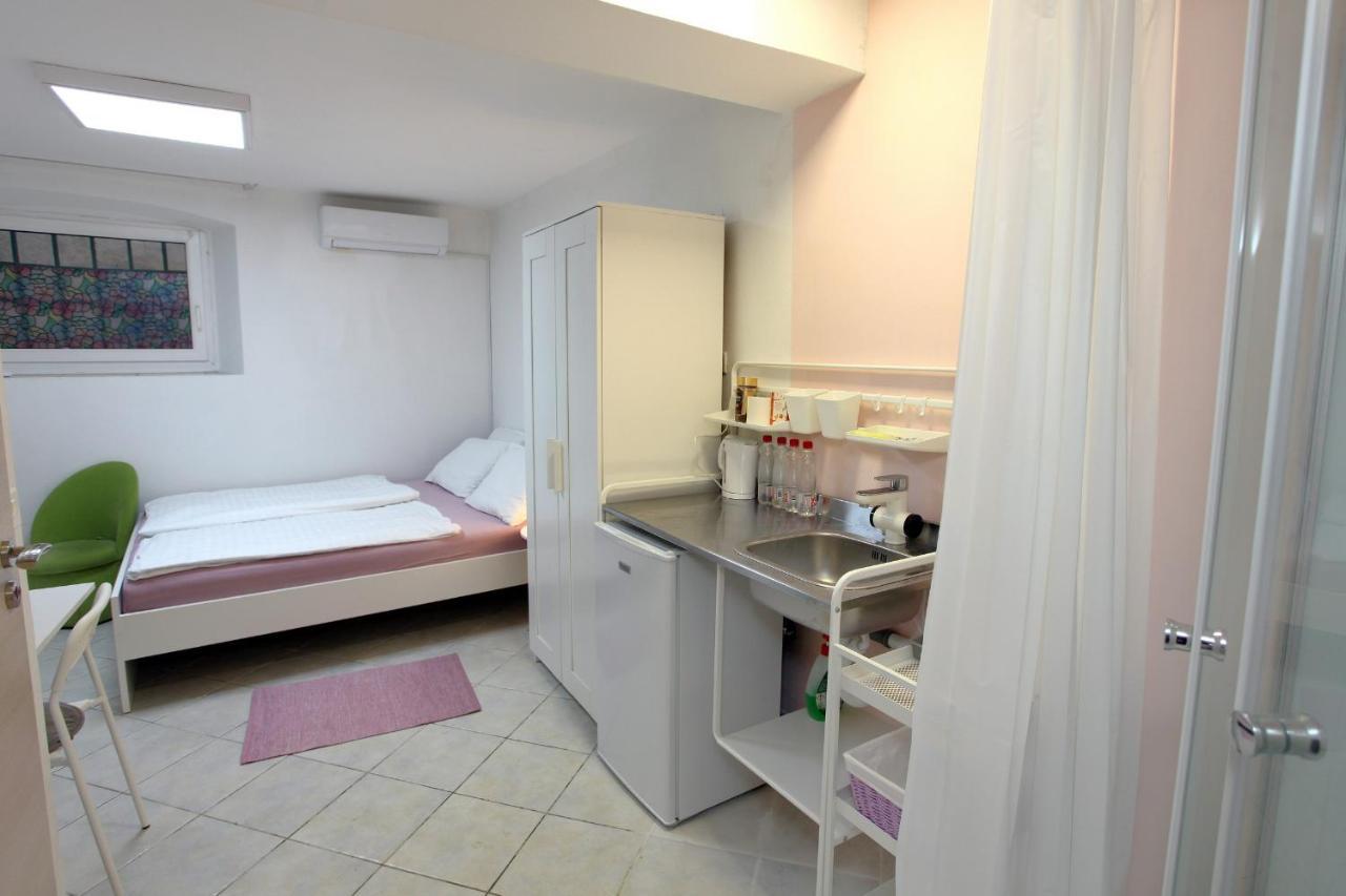 City Room Apartment Date Копер Екстер'єр фото